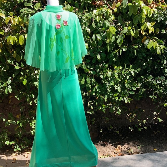 Vintage 1960’s dress with embroidered shawl - Picture 2 of 6